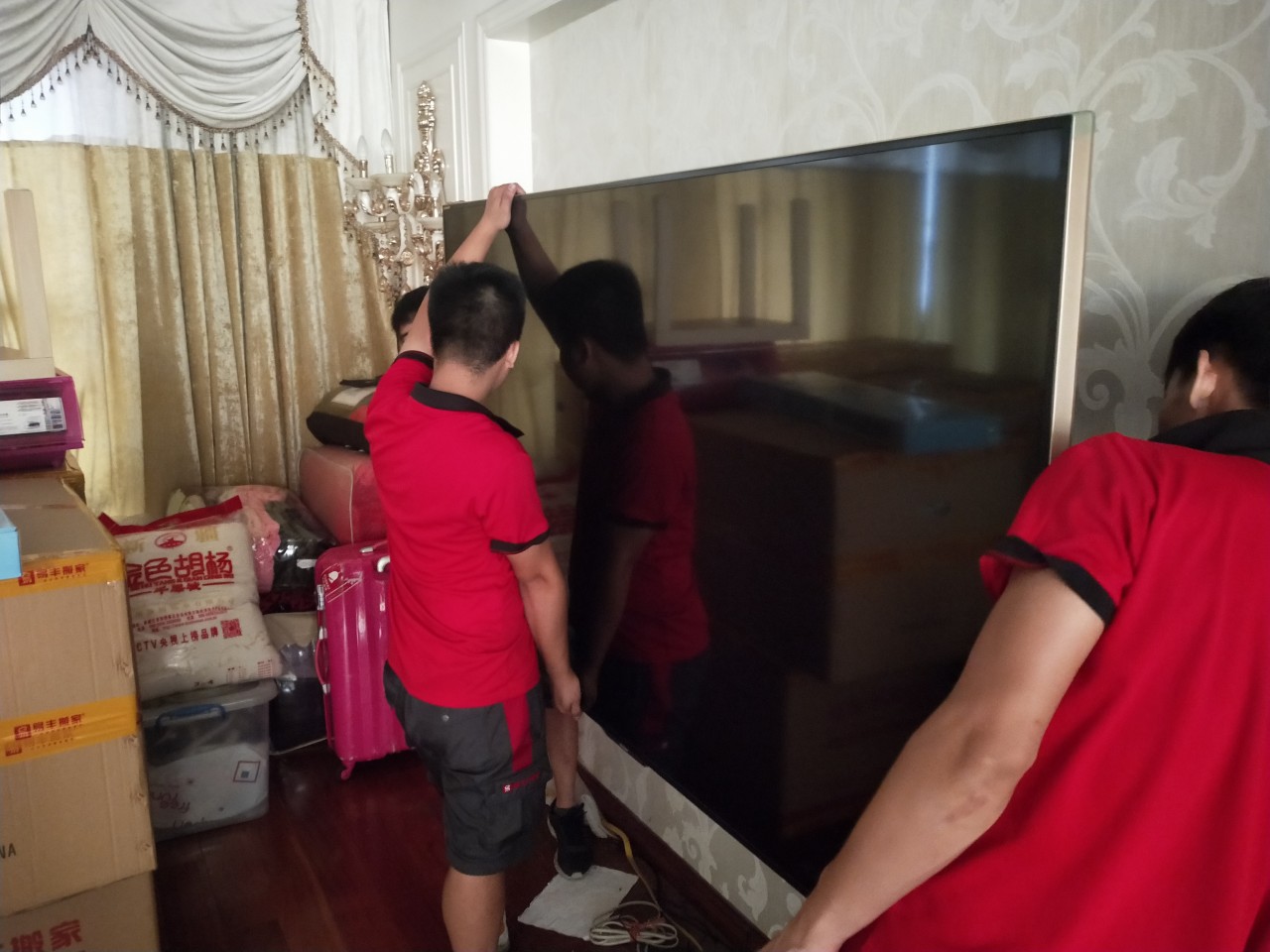 深圳香港搬家可以搬運電視機嗎?